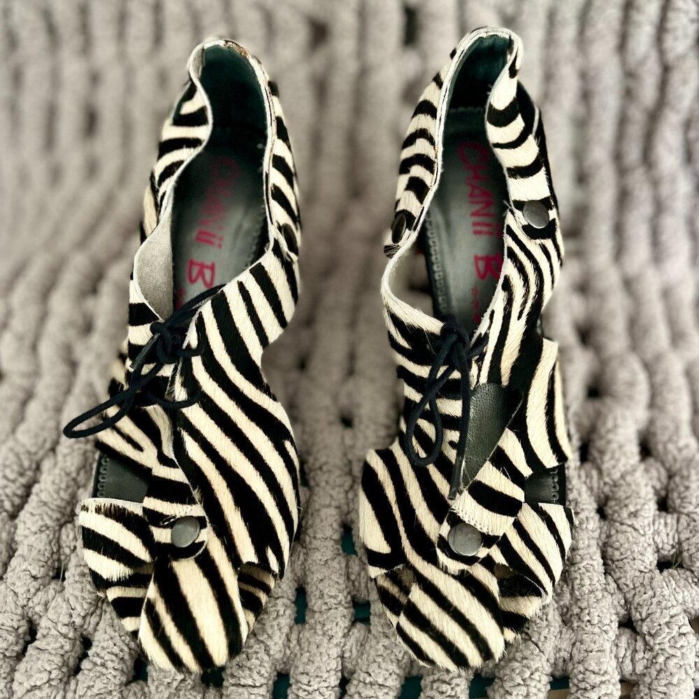 Chanii B Coco Zebra Black & White Heel Sandals Size 7.5